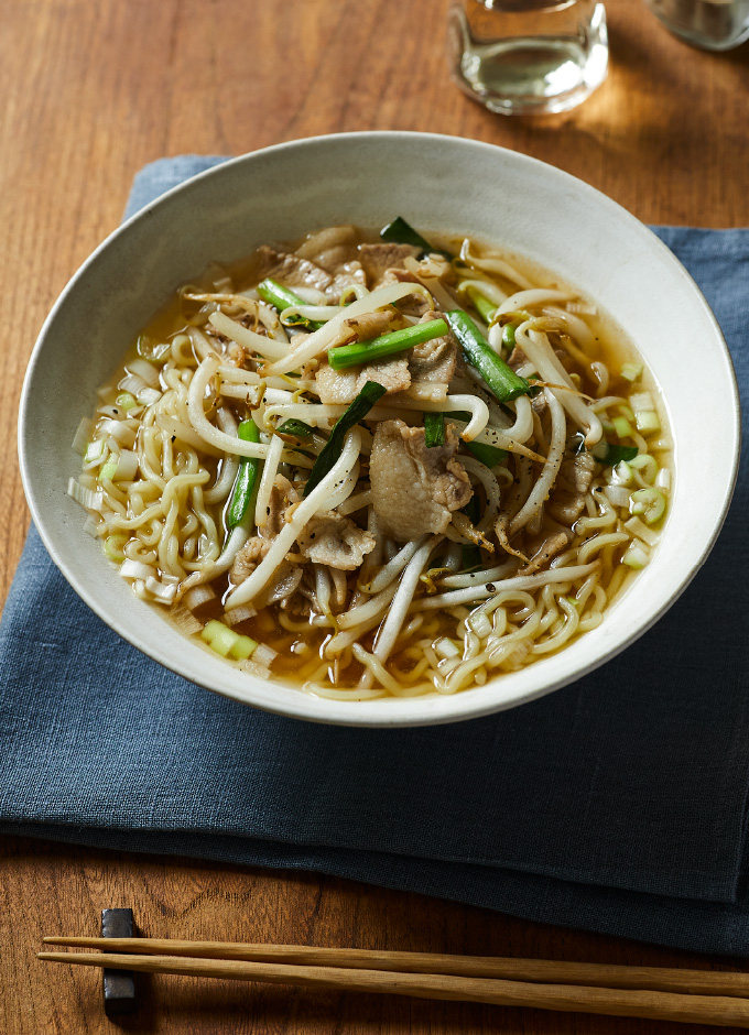 もやし豚バラしょうゆラーメン